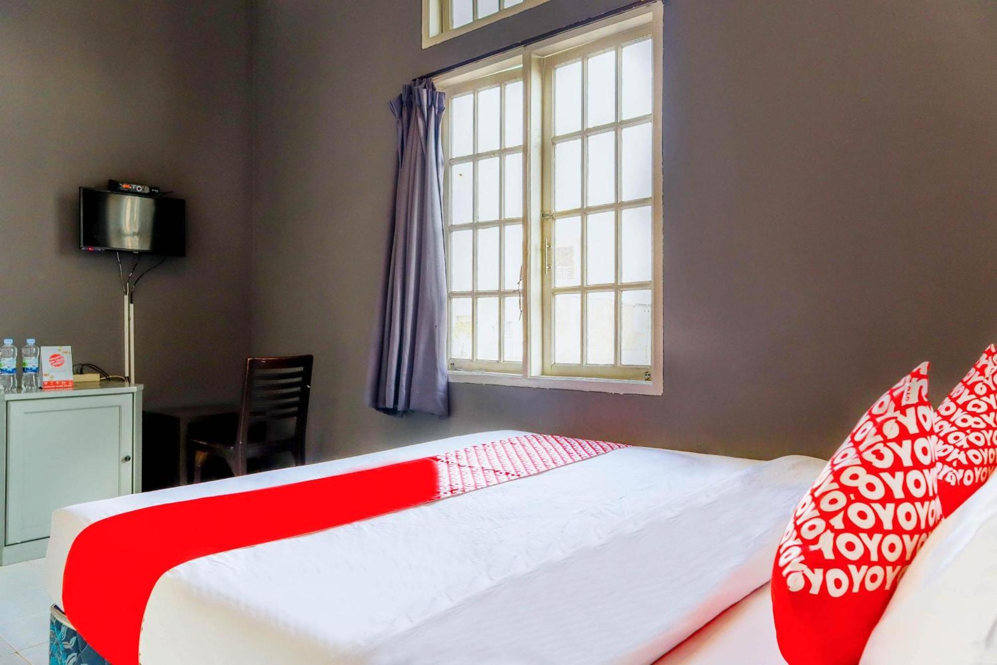Oyo 1111 Pasar Baru Inn Джакарта Екстериор снимка