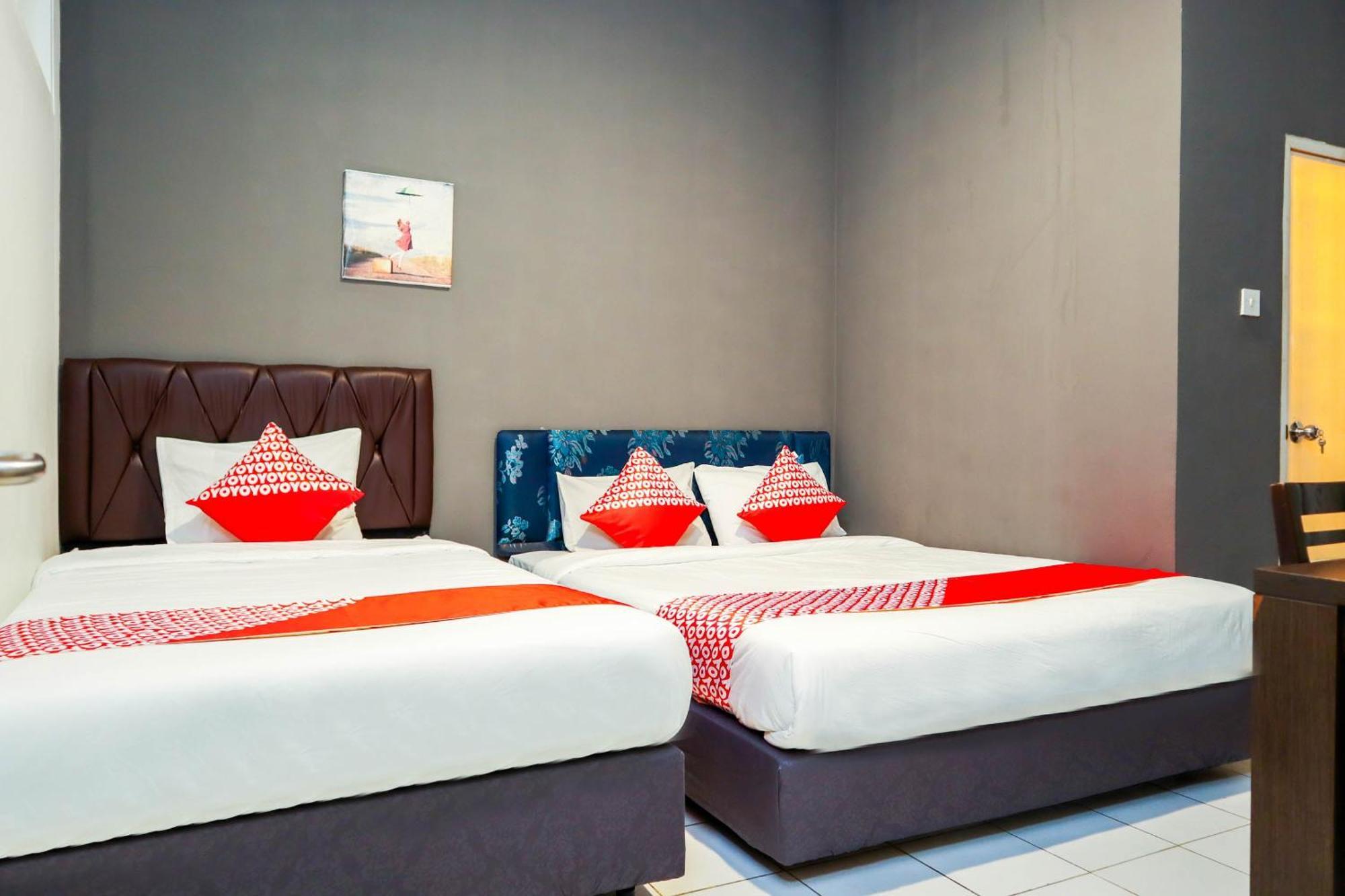 Oyo 1111 Pasar Baru Inn Джакарта Екстериор снимка