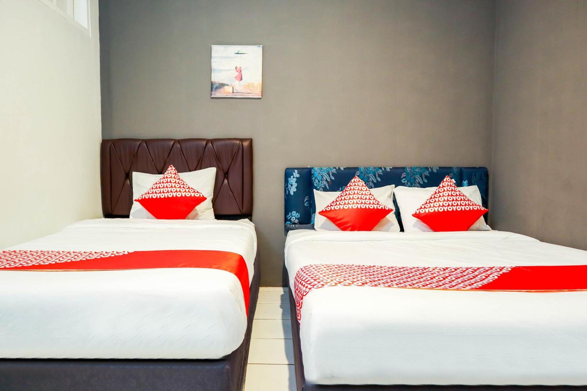 Oyo 1111 Pasar Baru Inn Джакарта Екстериор снимка