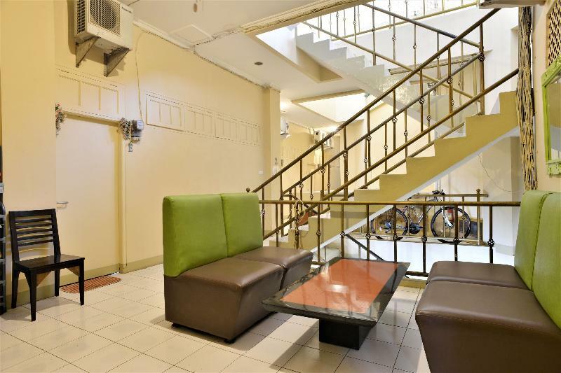 Oyo 1111 Pasar Baru Inn Джакарта Екстериор снимка