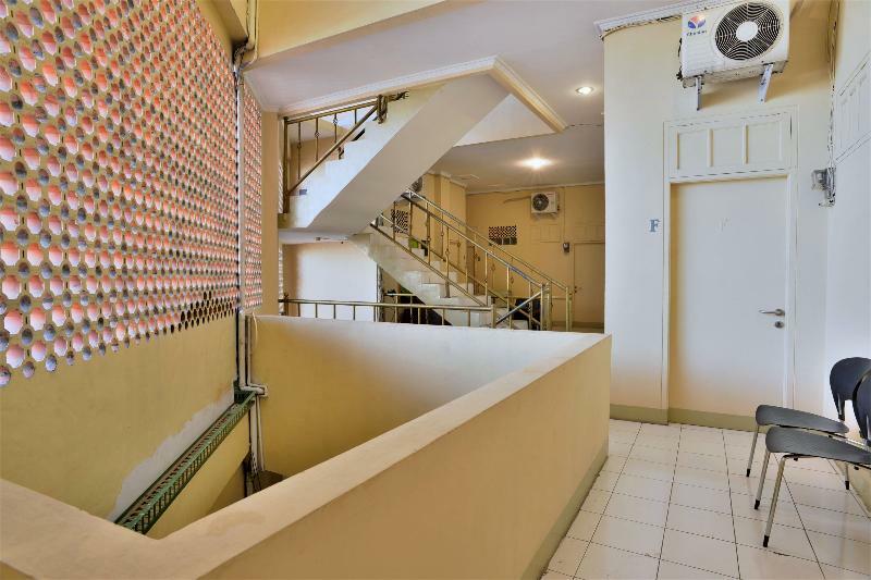 Oyo 1111 Pasar Baru Inn Джакарта Екстериор снимка