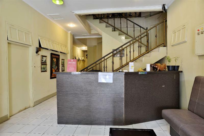 Oyo 1111 Pasar Baru Inn Джакарта Екстериор снимка
